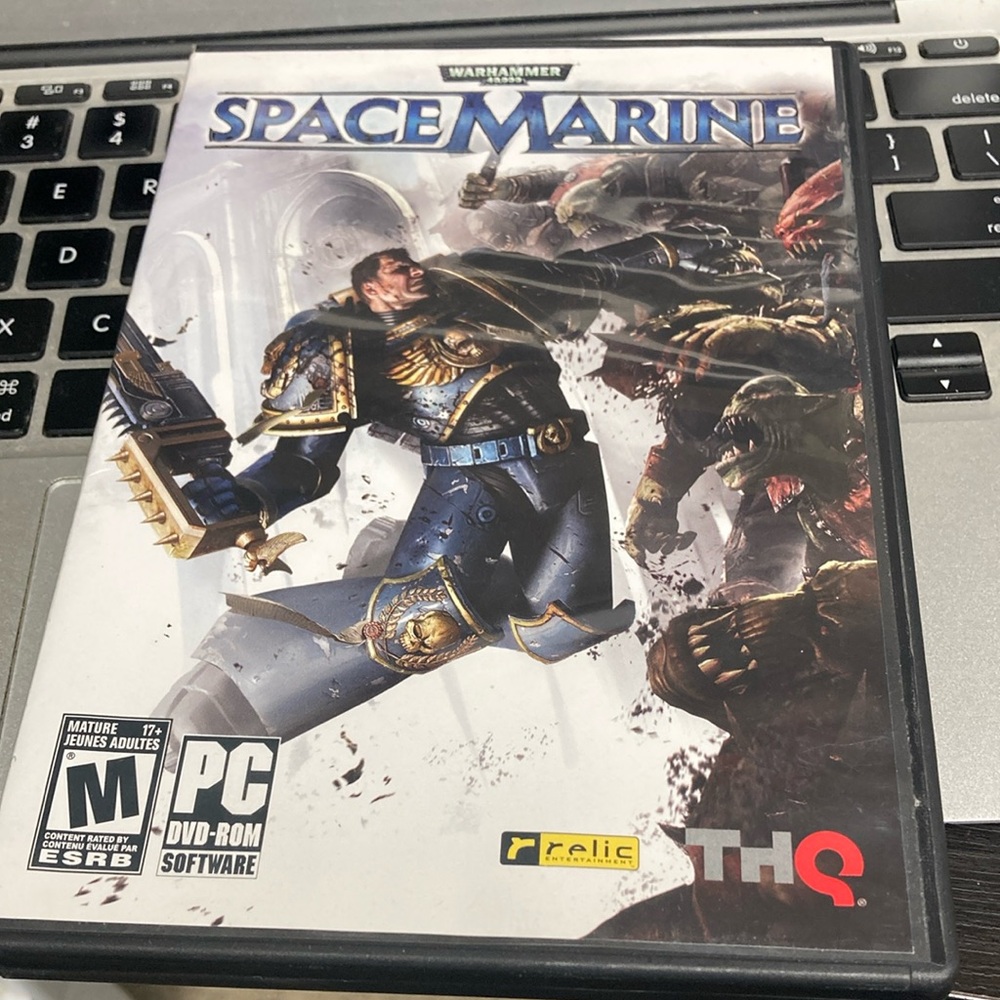 Warhammer 40,000: Space Marine PC Game - Black and Blue